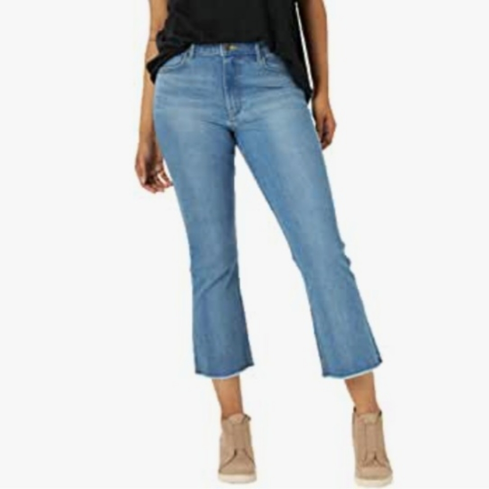 Wrangler High Rise Kick Flare Denim Jean Size 2 26 Light Wash Cropped NEW NWT